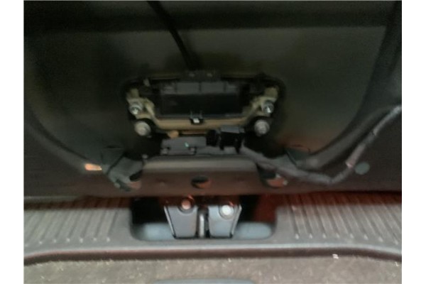 Recambio de cierre electromagnetico porton para opel mokka 1.7 business referencia OEM IAM 13587640  