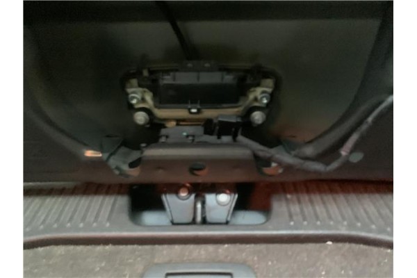 Recambio de cierre electromagnetico porton para opel mokka 1.7 business referencia OEM IAM 13587640  