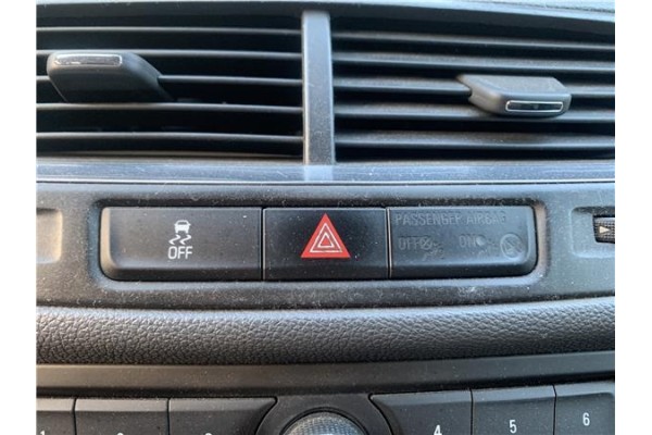 Recambio de interruptor luces emergencia para opel mokka 1.7 business referencia OEM IAM 95016183  