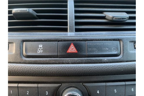 Recambio de interruptor luces emergencia para opel mokka 1.7 business referencia OEM IAM 95016183  