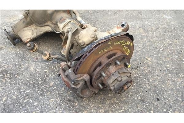 Recambio de puente delantero para nissan patrol station wagon (w260) 2.8 td referencia OEM IAM 4061022J10  