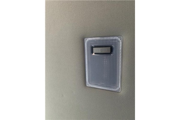 Recambio de luz trasero central techo para opel mokka 1.7 business referencia OEM IAM 95063926  