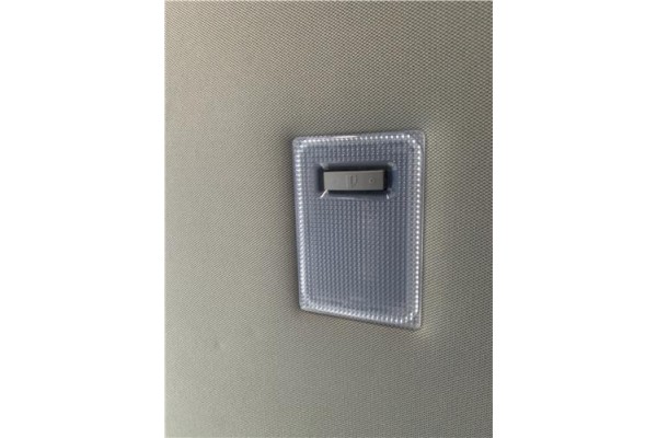 Recambio de luz trasero central techo para opel mokka 1.7 business referencia OEM IAM 95063926  