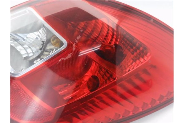 Recambio de piloto trasero derecho para opel corsa d 1.2 referencia OEM IAM 89037887 93190951 