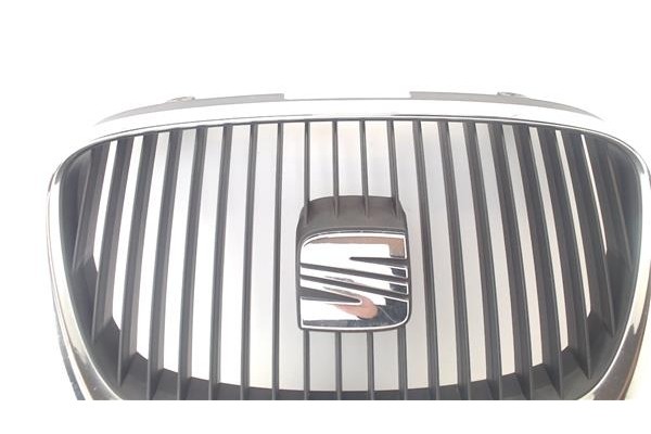 Recambio de rejilla capo para seat leon (1p1) 1.9 tdi referencia OEM IAM 5P0853679A  