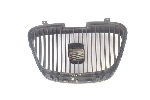 Recambio de rejilla capo para seat leon (1p1) 1.9 tdi referencia OEM IAM 5P0853679A  