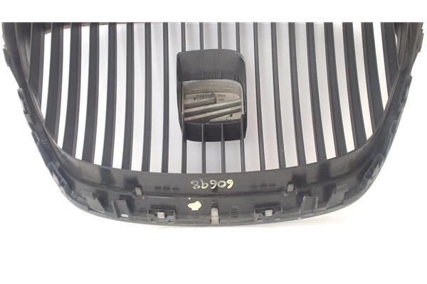 Recambio de rejilla capo para seat leon (1p1) 1.9 tdi referencia OEM IAM 5P0853679A  