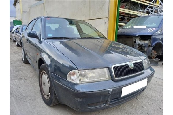 skoda octavia berlina (1u2)(1997) del año 