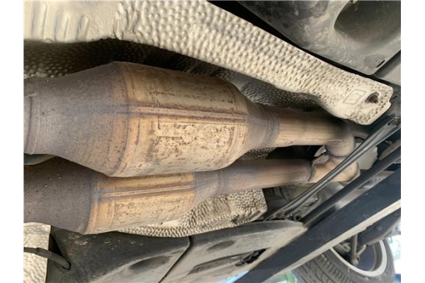 Recambio de tubo escape central para lexus is ii (_xe2_) 220 d (ale20) referencia OEM IAM 1741026360  