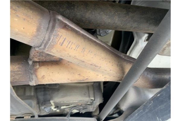 Recambio de tubo escape central para lexus is ii (_xe2_) 220 d (ale20) referencia OEM IAM 1741026360  