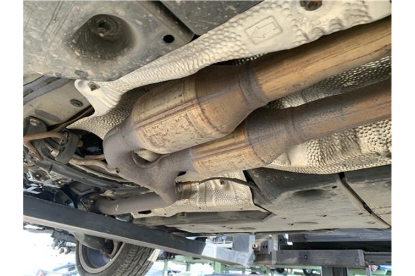 Recambio de tubo escape central para lexus is ii (_xe2_) 220 d (ale20) referencia OEM IAM 1741026360  