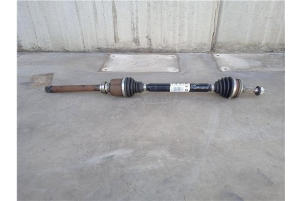 Recambio de palier delantero derecho para peugeot 3008 1.5 gt line referencia OEM IAM 9840014380  