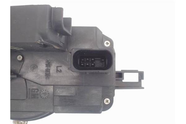 Recambio de cierre electromagnetico delantero izquierdo para opel vectra c berlina 1.9 cdti referencia OEM IAM 13210767  