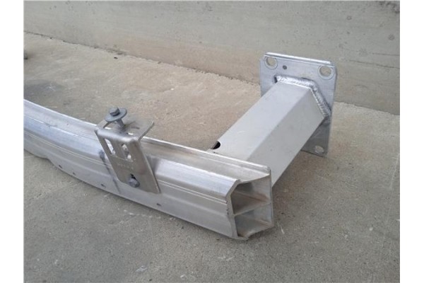Recambio de refuerzo paragolpes para peugeot 3008 1.5 gt line referencia OEM IAM   