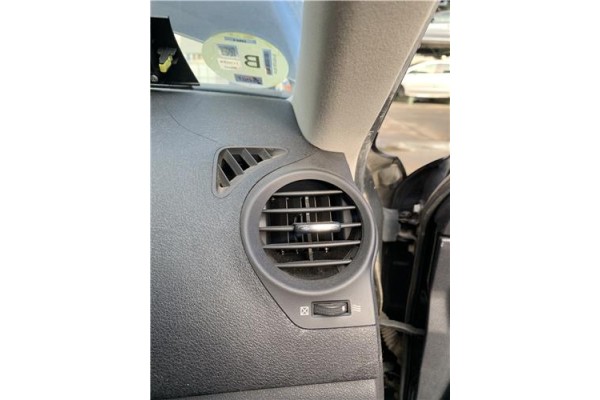 Recambio de rejilla entrada de aire para lexus is ii (_xe2_) 220 d (ale20) referencia OEM IAM   