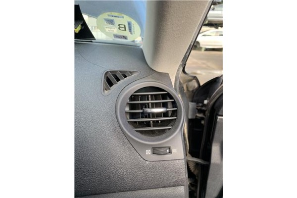 Recambio de rejilla entrada de aire para lexus is ii (_xe2_) 220 d (ale20) referencia OEM IAM   