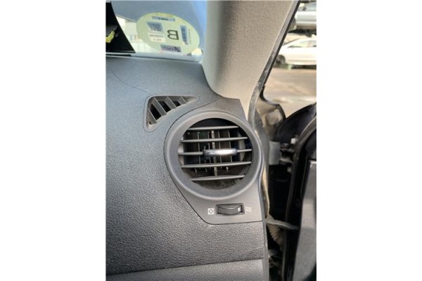 Recambio de rejilla entrada de aire para lexus is ii (_xe2_) 220 d (ale20) referencia OEM IAM   