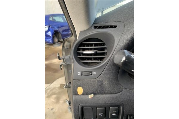 Recambio de rejilla entrada de aire para lexus is ii (_xe2_) 220 d (ale20) referencia OEM IAM 5584353040  