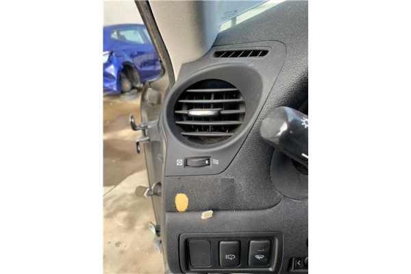 Recambio de rejilla entrada de aire para lexus is ii (_xe2_) 220 d (ale20) referencia OEM IAM 5584353040  