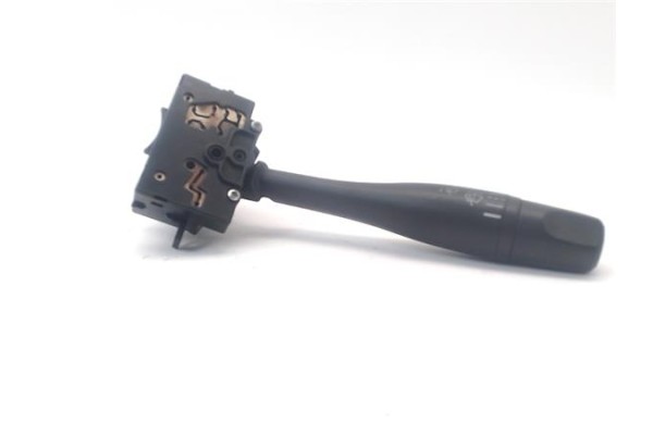 Recambio de mando limpiaparabrisas para nissan vanette cargo (hc23) 2.3 d referencia OEM IAM   