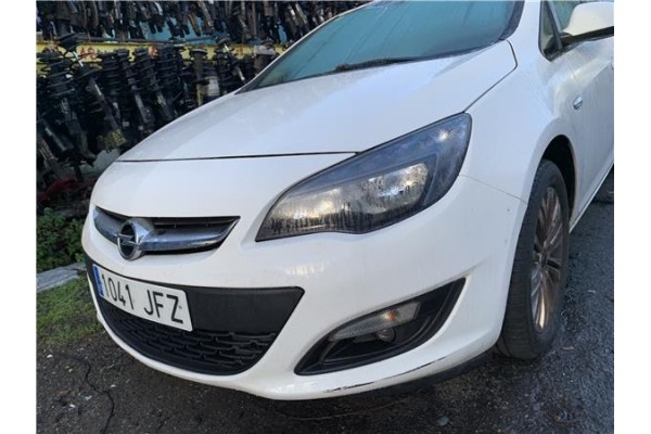 Recambio de paragolpes delantero para opel astra j berlina 5p 1.6 selective referencia OEM IAM 13264403 13348047 