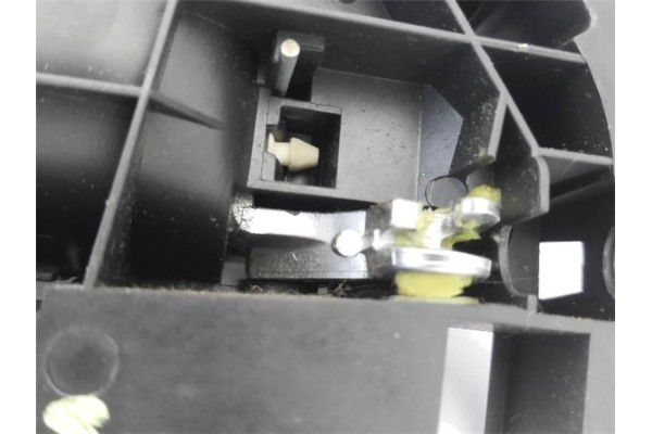 Recambio de manilla int. puerta trasero izquierda para citroen c4 berlina 1.6 exclusive referencia OEM IAM   