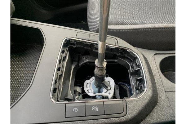 Recambio de palanca de cambio para seat ibiza (kj1) 1.0 style referencia OEM IAM 2Q0711049J  
