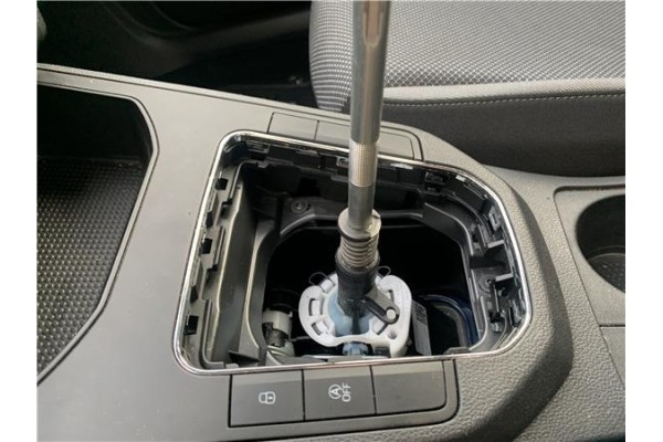 Recambio de palanca de cambio para seat ibiza (kj1) 1.0 style referencia OEM IAM 2Q0711049J  