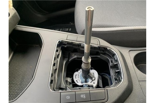 Recambio de palanca de cambio para seat ibiza (kj1) 1.0 style referencia OEM IAM 2Q0711049J  