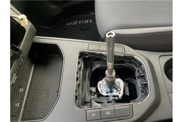 Recambio de palanca de cambio para seat ibiza (kj1) 1.0 style referencia OEM IAM 2Q0711049J  