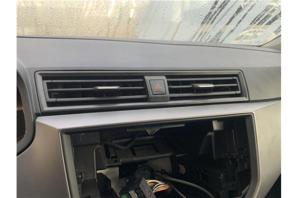 Recambio de rejilla entrada de aire para seat ibiza (kj1) 1.0 style referencia OEM IAM 6F0819110H  