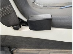 Recambio de anclaje cinturon delantero izquierdo para renault twizy eléctrico urban referencia OEM IAM 8200754526  
