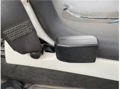 Recambio de anclaje cinturon delantero izquierdo para renault twizy eléctrico urban referencia OEM IAM 8200754526  