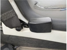 Recambio de anclaje cinturon delantero izquierdo para renault twizy eléctrico urban referencia OEM IAM 8200754526  