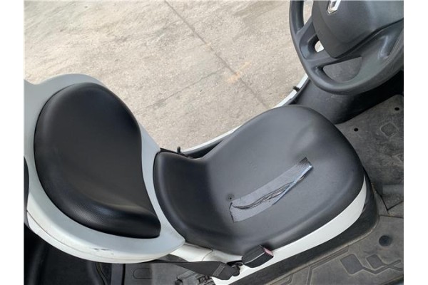 Recambio de asiento delantero izquierdo para renault twizy eléctrico urban referencia OEM IAM 876403111R  