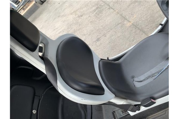 Recambio de asiento delantero izquierdo para renault twizy eléctrico urban referencia OEM IAM 876403111R  