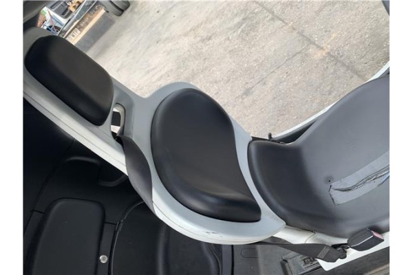 Recambio de asiento delantero izquierdo para renault twizy eléctrico urban referencia OEM IAM 876403111R  