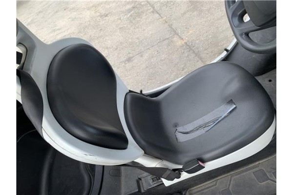 Recambio de asiento delantero izquierdo para renault twizy eléctrico urban referencia OEM IAM 876403111R  