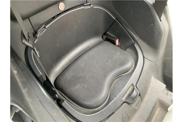Recambio de asiento trasero central para renault twizy eléctrico urban referencia OEM IAM 883C52402R 883C56632R 