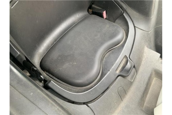 Recambio de asiento trasero central para renault twizy eléctrico urban referencia OEM IAM 883C52402R 883C56632R 