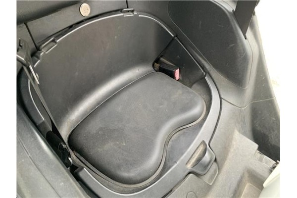 Recambio de asiento trasero central para renault twizy eléctrico urban referencia OEM IAM 883C52402R 883C56632R 