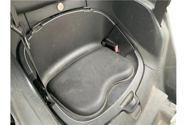 Recambio de asiento trasero central para renault twizy eléctrico urban referencia OEM IAM 883C52402R 883C56632R 