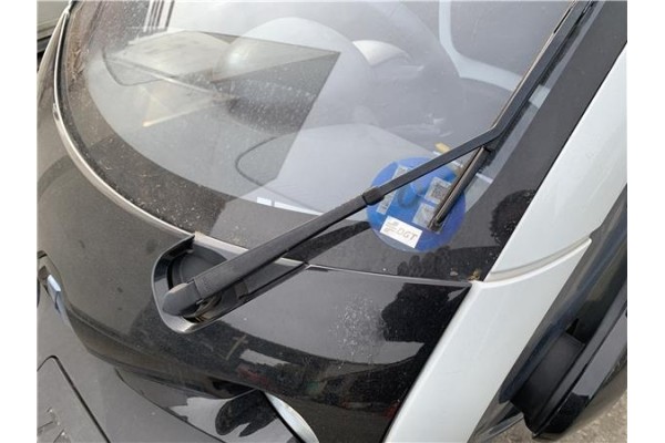 Recambio de brazo limpiaparabrisas delantero para renault twizy eléctrico urban referencia OEM IAM 288811045R  