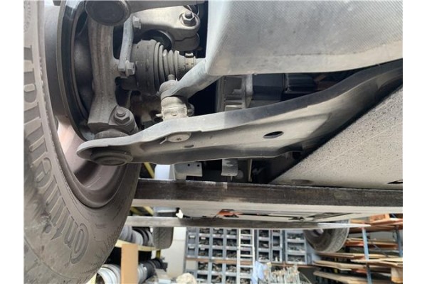 Recambio de brazo suspension trasero izquierdo para renault twizy eléctrico urban referencia OEM IAM 545045810R  