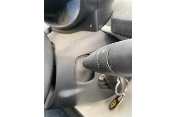 Recambio de embellecedor columna direccion para renault twizy eléctrico urban referencia OEM IAM 484709340R  