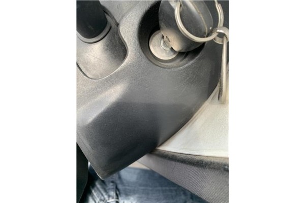 Recambio de embellecedor columna direccion para renault twizy eléctrico urban referencia OEM IAM 484709340R  