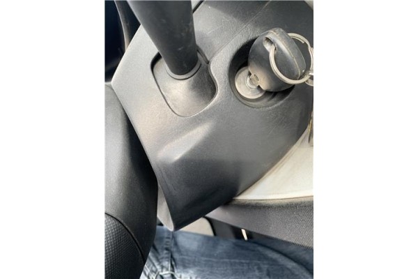 Recambio de embellecedor columna direccion para renault twizy eléctrico urban referencia OEM IAM 484709340R  