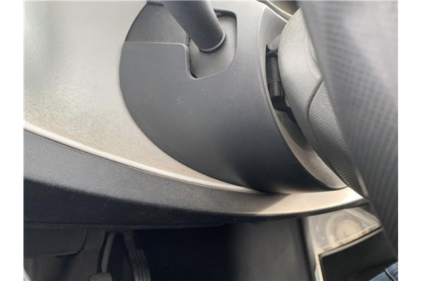 Recambio de embellecedor columna direccion para renault twizy eléctrico urban referencia OEM IAM 484709340R  