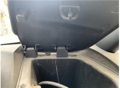 Recambio de tapa derecha salpicadero para renault twizy eléctrico urban referencia OEM IAM 685111941R  