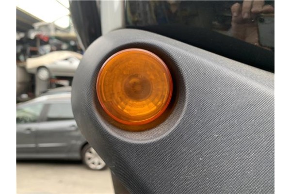 Recambio de intermitente delantero dcho para renault twizy eléctrico urban referencia OEM IAM 261306162R  